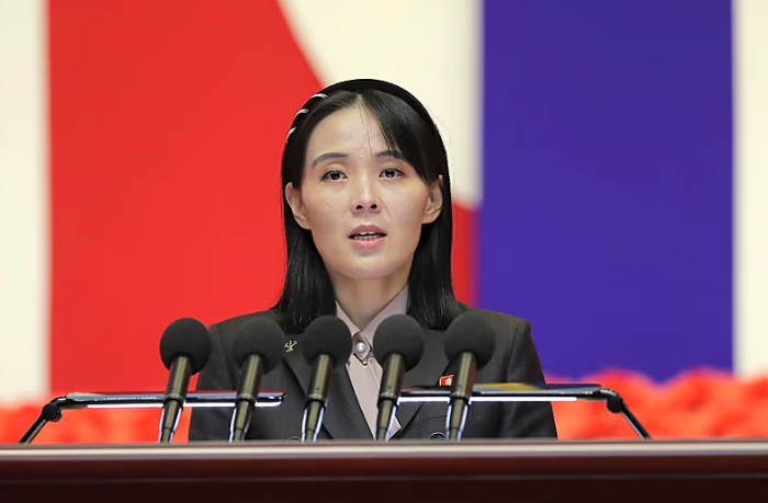 pri-popytke-voennoy-ekspansii-sestra-kim-chen-yna-prigrozila-yaponii-udarom