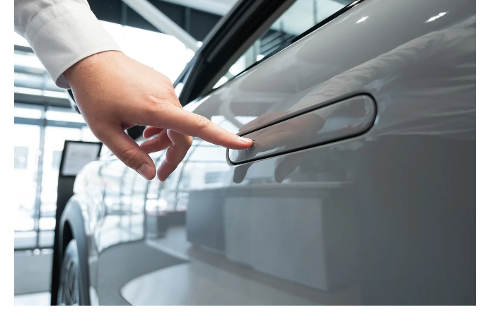 tesla-otzyvaet-3-mln-avtomobiley-v-kitae-iz-za-tsveta-dvernykh-ruchek