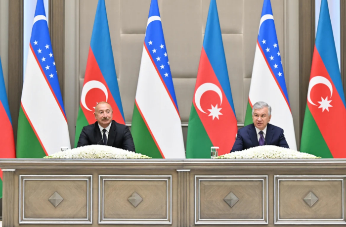 prezidenty-azerbaydzhana-i-uzbekistana-vystupili-s-zayavleniyami-dlya-pressy