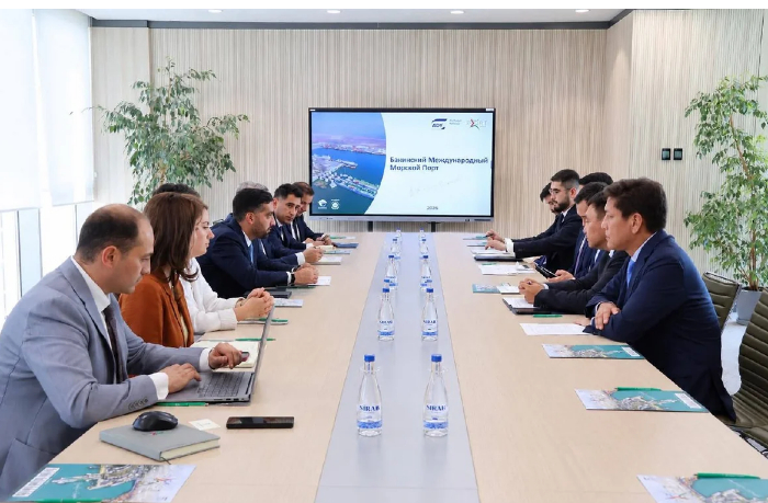 kazakhstan-i-azerbaydzhan-obsudili-sozdanie-gruzovogo-terminala-v-portu-alyat
