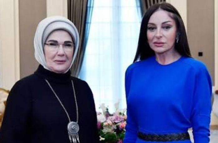 pervaya-ledi-turetskoy-respubliki-pozvonila-mekhriban-alievoy
