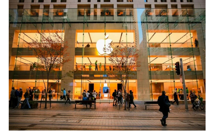 bloomberg-uznal-o-vozmozhnykh-kadrovykh-perestanovkakh-v-apple-posle-prikhoda-ternusa