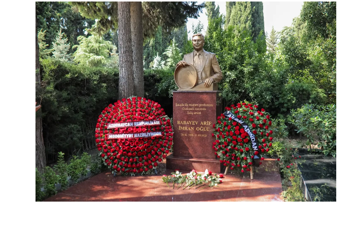 v-baku-pochtili-pamyat-vydayushchegosya-khanende-arifa-babaeva-foto