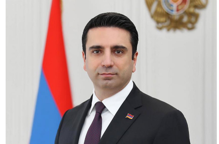 simonyan-ushel-v-rezerv