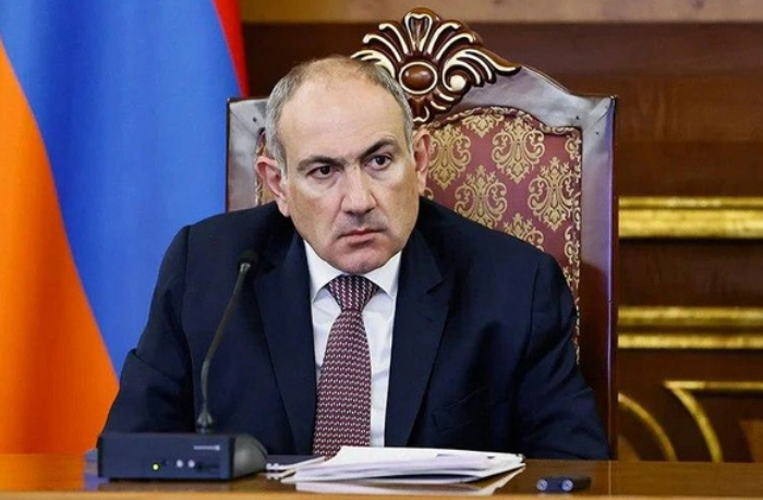 nikol-pashinyan-zayavil-vladimiru-putinu-ob-otkaze-ot-referenduma-o-chlenstve-armenii-v-yes