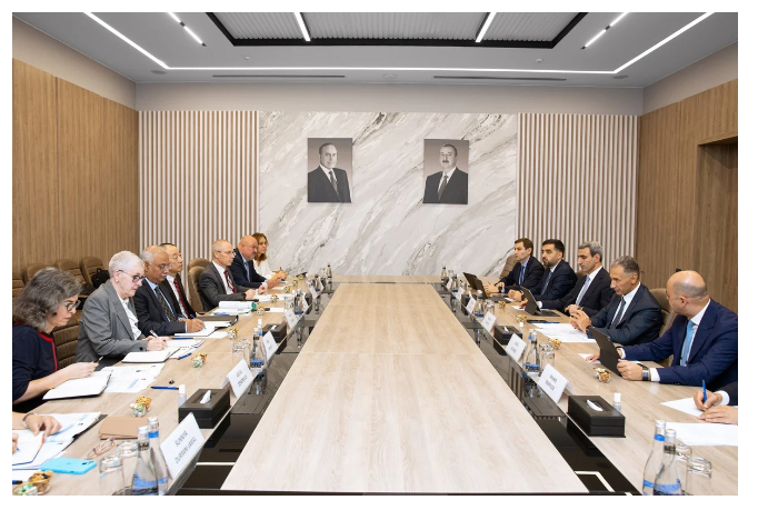 azerbaydzhan-obsudil-s-abr-modernizatsiyu-transportnoy-infrastruktury