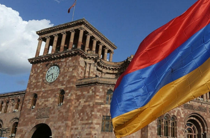 chego-dobivaetsya-yerevan