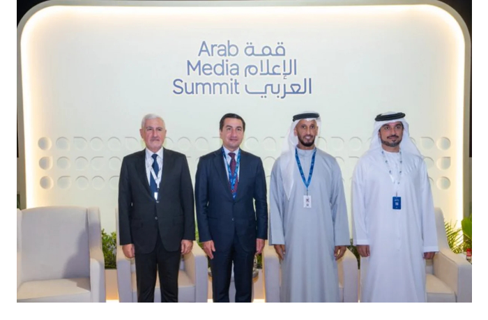 khikmet-gadzhiev-poblagodaril-glavu-natsionalnogo-mediaofisa-oae-za-priglashenie-na-mediaforum