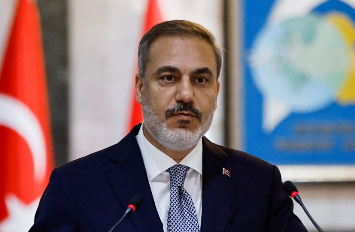mnogogrannyy-i-strategicheskiy-vizit-khakana-fidana-v-baku