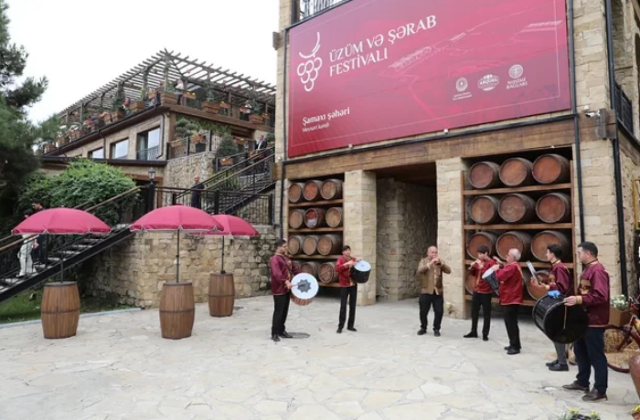 v-shamakhy-prokhodit-festival-vinograda-i-vina