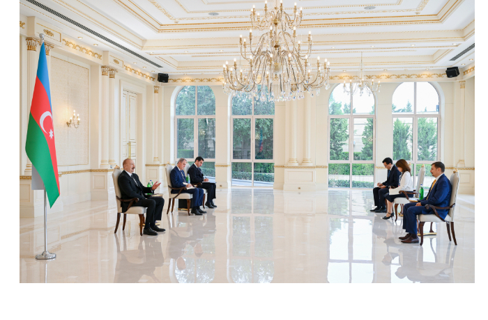 prezident-ilkham-aliev-prinyal-novonaznachennogo-koordinatora-rezidenta-oon-v-azerbaydzhane-foto