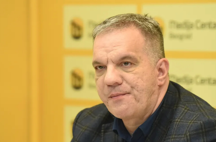 ministr-obrazovaniya-serbii-shkoly-ne-dolzhny-stanovitsya-ploshchadkoy-dlya-politicheskoy-deyatelnosti