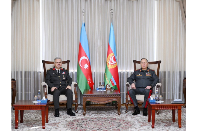 nachalnik-genshtaba-azerbaydzhana-vstretilsya-s-glavoy-strategicheskogo-komandovaniya-turtsii