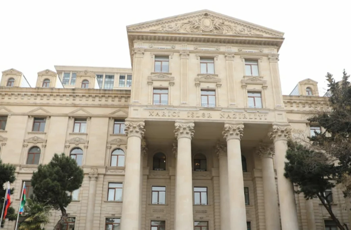 mid-azerbaydzhana-pozdravil-mali-s-natsionalnym-dnem