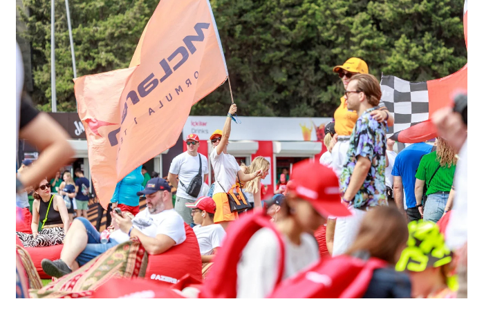 formula-1-na-bakinskom-bulvare-nachinaet-rabotu-zona-razvlecheniy