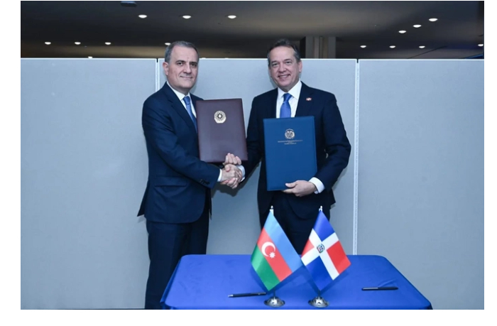 dzheykhun-bayramov-i-glava-mid-mali-obsudili-razvitie-otnosheniy-mezhdu-dvumya-stranami