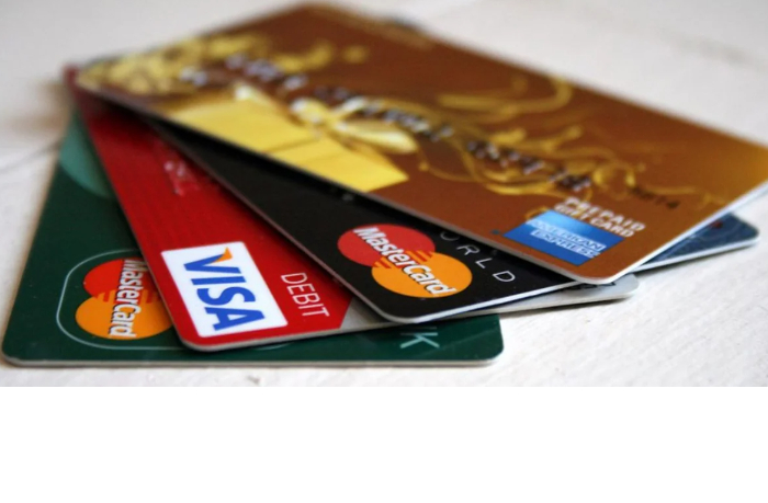 v-azerbaydzhane-na-fone-limita-na-operatsii-card-to-card-vozroslo-chislo-platezhnykh-kart