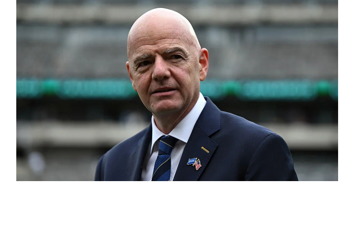 prezident-fifa-dzhanni-infantino-pribyl-v-azerbaydzhan