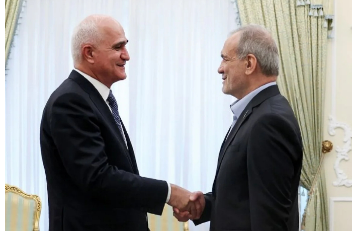 shakhin-mustafaev-i-masud-pezeshkian-obsudili-ukreplenie-svyazey-mezhdu-baku-i-tegeranom