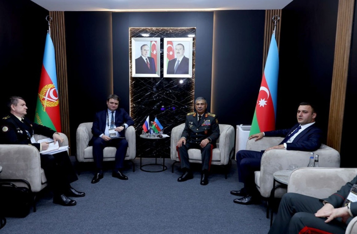 obsuzhdeny-napravleniya-razvitiya-svyazey-mezhdu-azerbaydzhanom-i-rossiey-v-voennoy-sfere