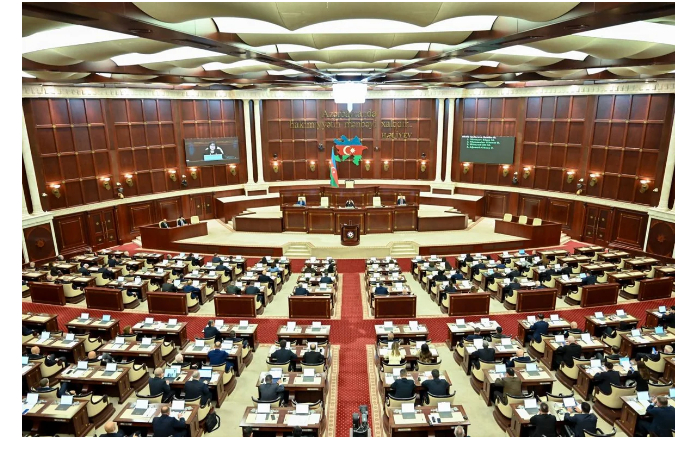 milli-medzhlis-otkryl-osennyuyu-sessiyu-2026-goda