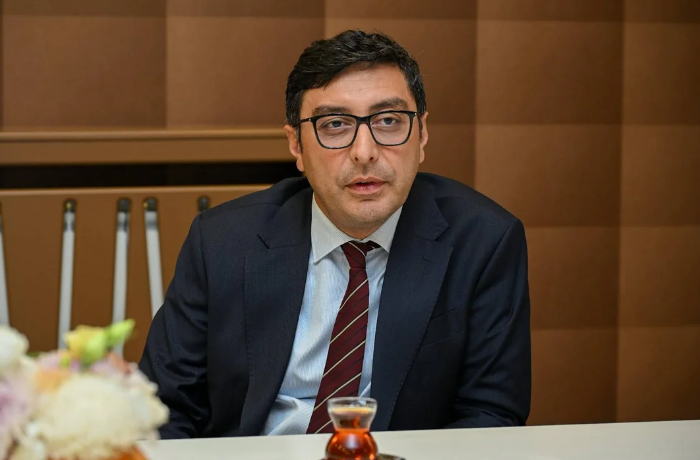 farid-gaibov-obsudil-s-filipom-dzhudoy-razvitie-mini-futbola-v-azerbaydzhane