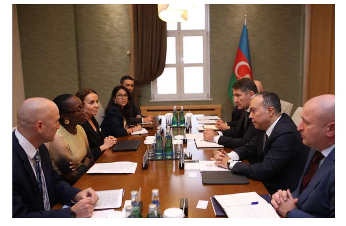 azerbaydzhan-i-vsemirnyy-bank-obsudili-strategicheskoe-partnerstvo