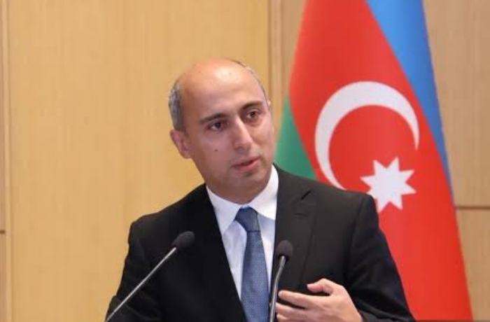 emin-amrullaev-ispolzovanie-ii-v-obrazovanii-azerbaydzhana-dolzhno-byt-reguliruemym
